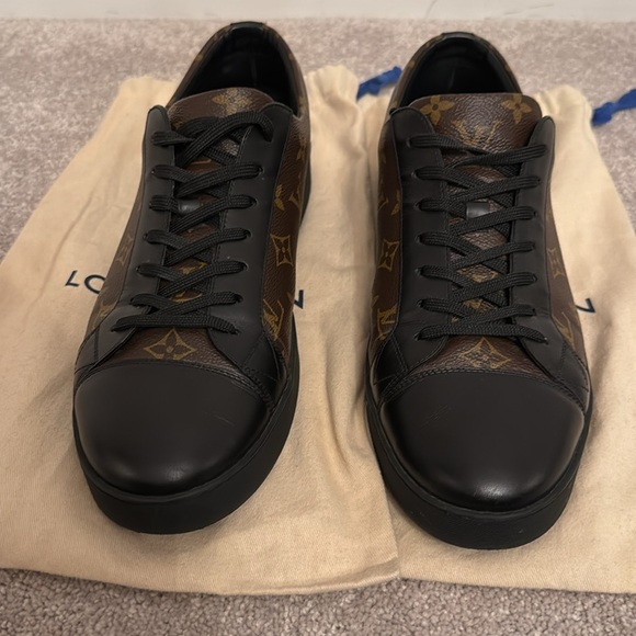 MENS AUTHENTIC LOUIS VUITTON MONOGRAM SNEAKERS- size 11 - Picture 2 of 8